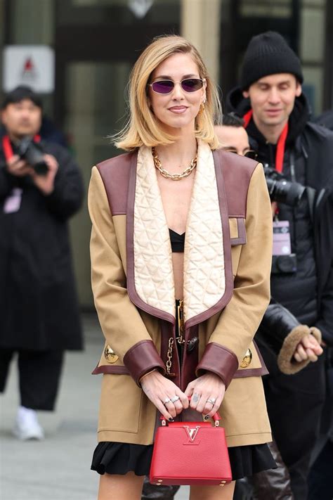 Chiara Ferragni con borsa Louis Vuitton Capucines .